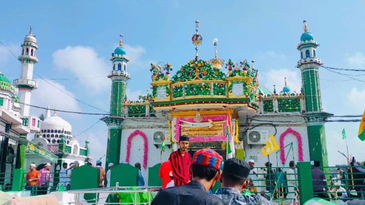 Darbare e Ashrafi Betul Gallery 6